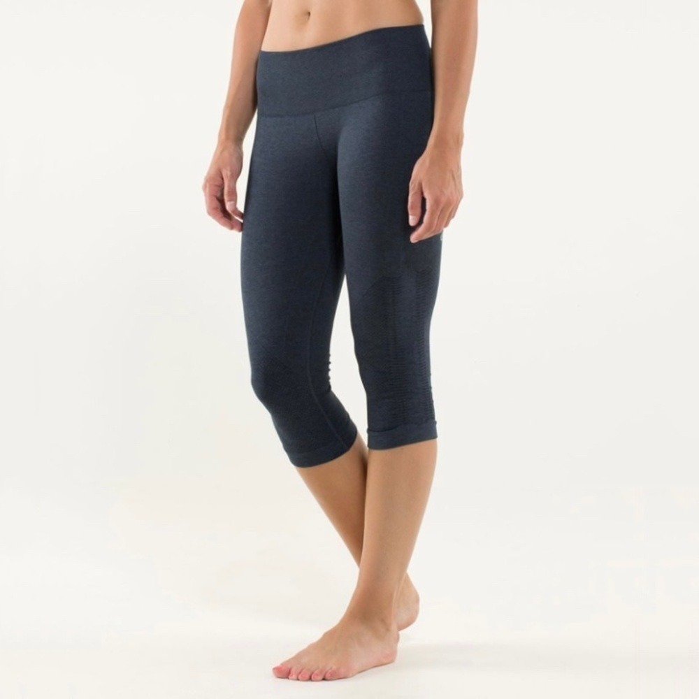 Lululemon In The Flow Crop II Leggings (16.5" Inseam), Heathered Inkwell Blue - Picture 7 of 7